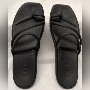 Women's Crocs Mismi Toe Loop Sandal Black Size 9